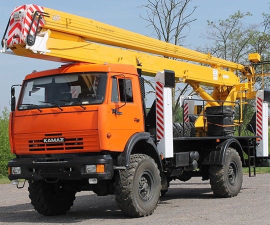 Аренда автовышки в Гатчине и  Ленинградской области