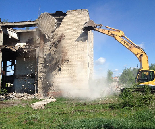 Демонтаж зданий в Гатчине и  Ленинградской области